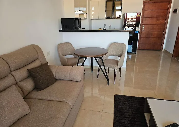 Apartmanhotel Alhambra First Avenue 3*