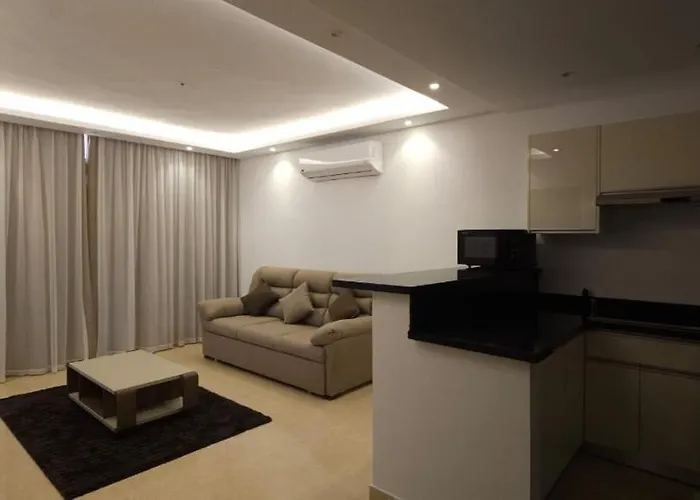 Alhambra First Avenue Apartmanhotel Gurdaka