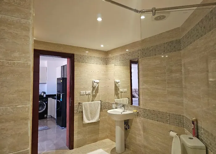 Alhambra First Avenue Apartmanhotel