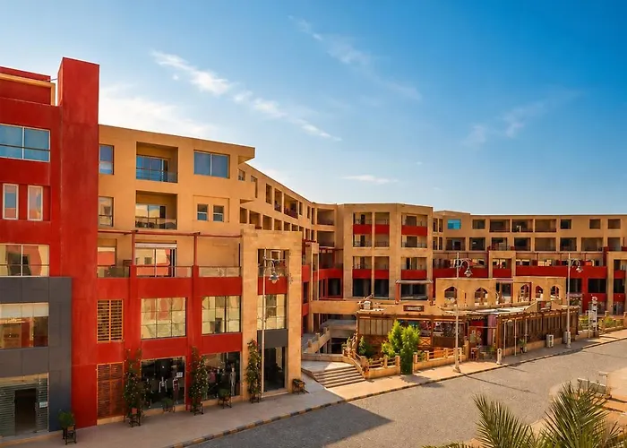 Alhambra First Avenue Apartmanhotel Gurdaka